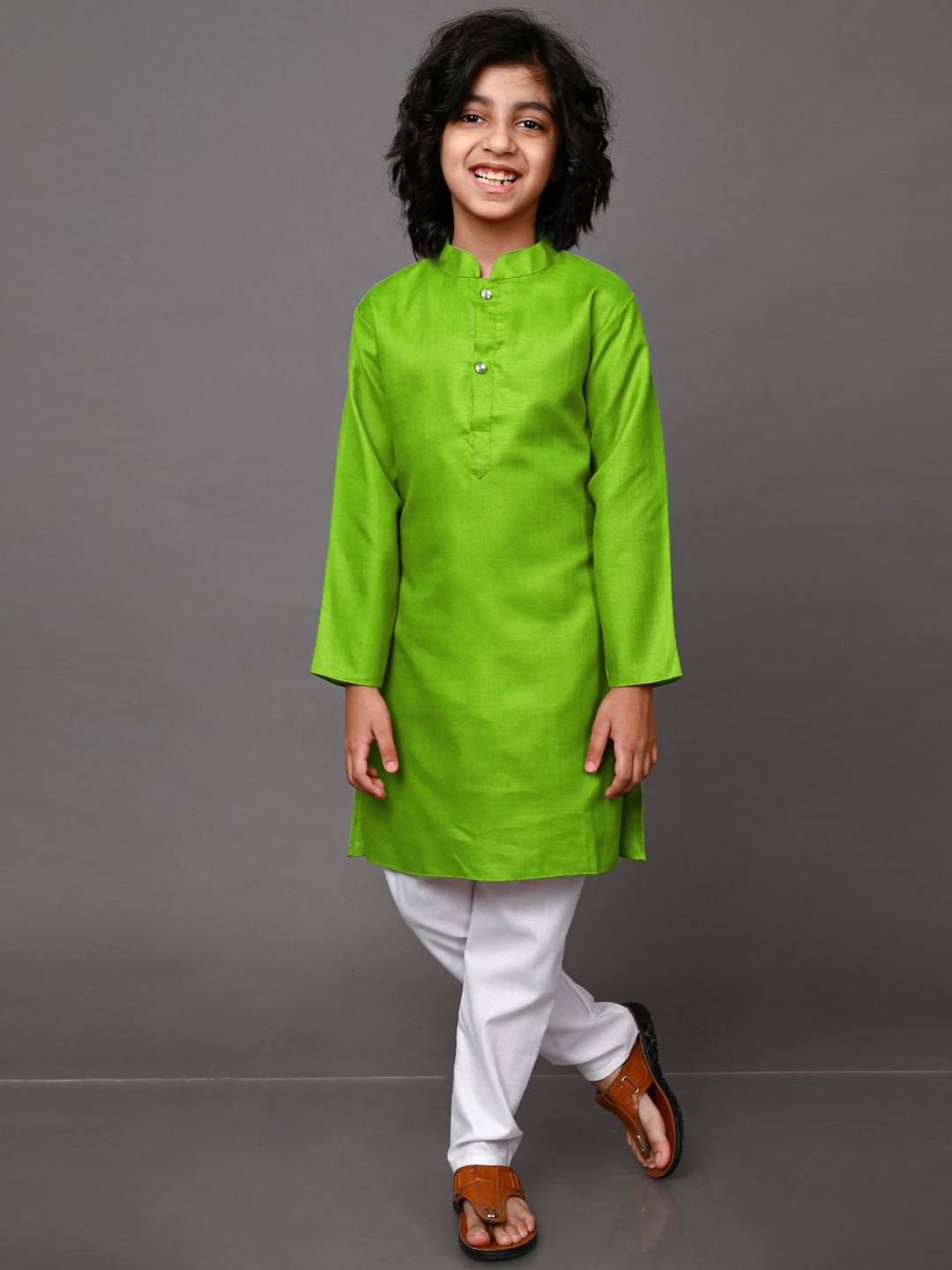 

VESHAM Boys Green Kurta with Pyjamas