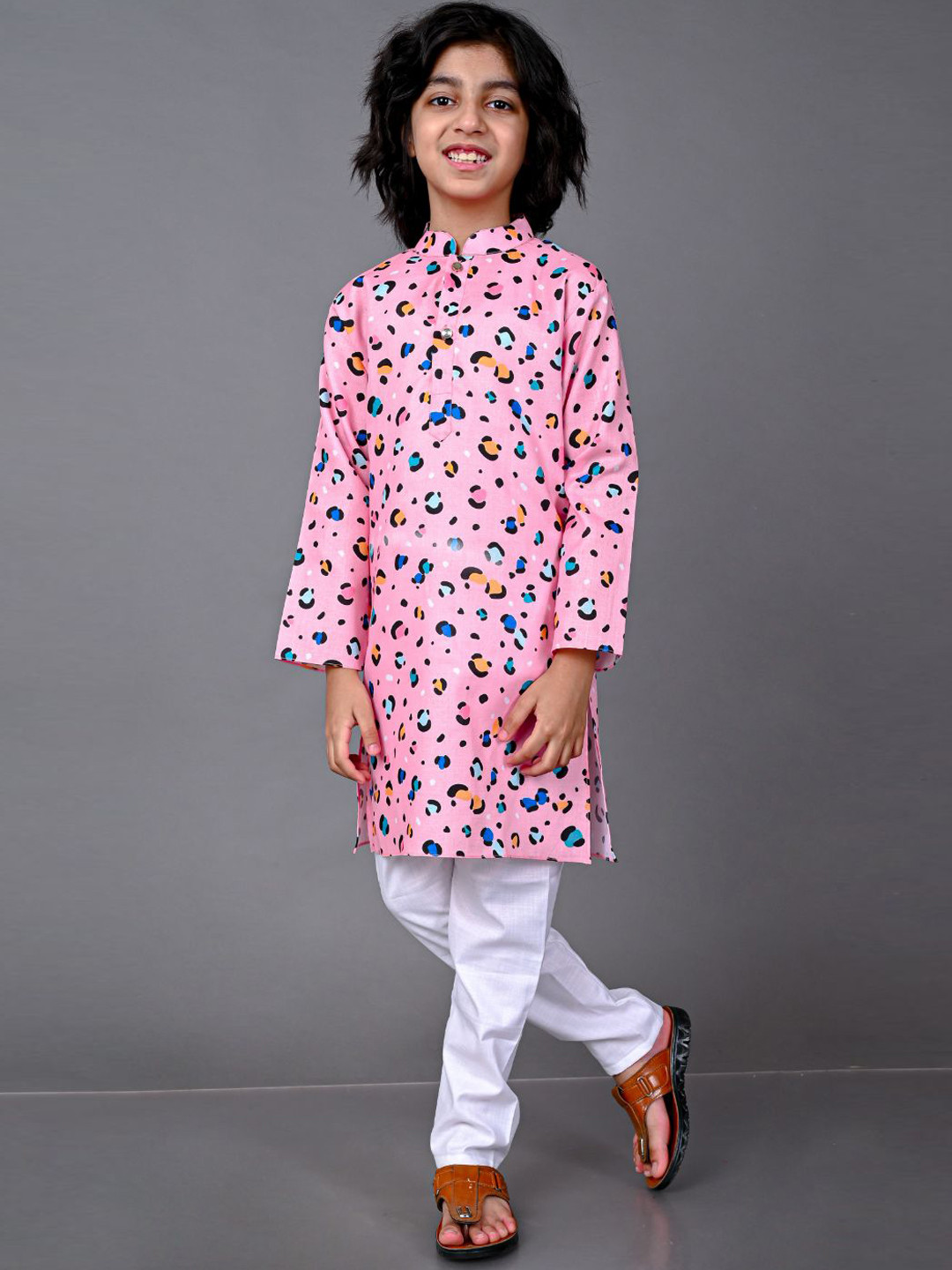 

VESHAM Boys Pink Printed Kurta with Pyjama set