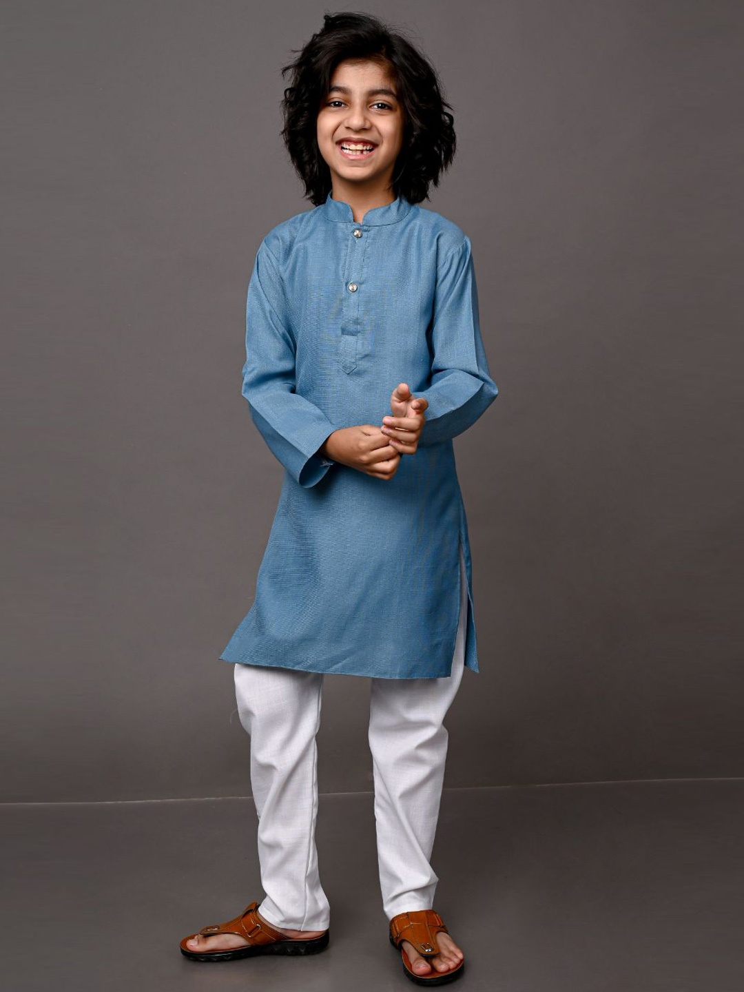 

VESHAM Boys Blue Solid Kurta with Pyjamas