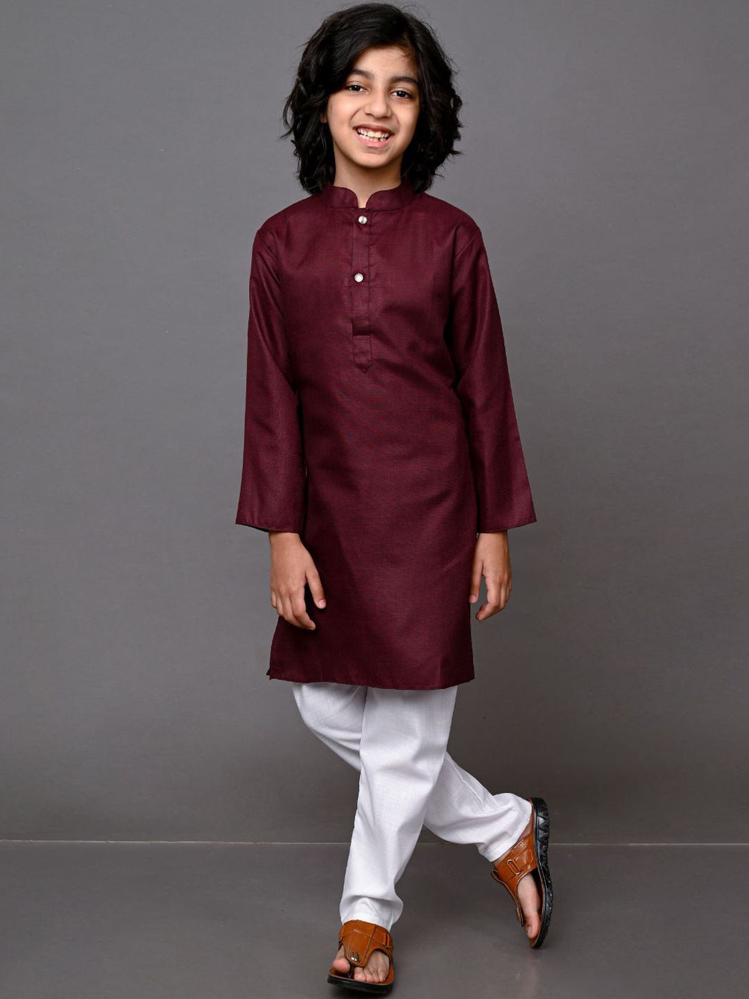 

VESHAM Boys Burgundy Solid Kurta with Pyjamas