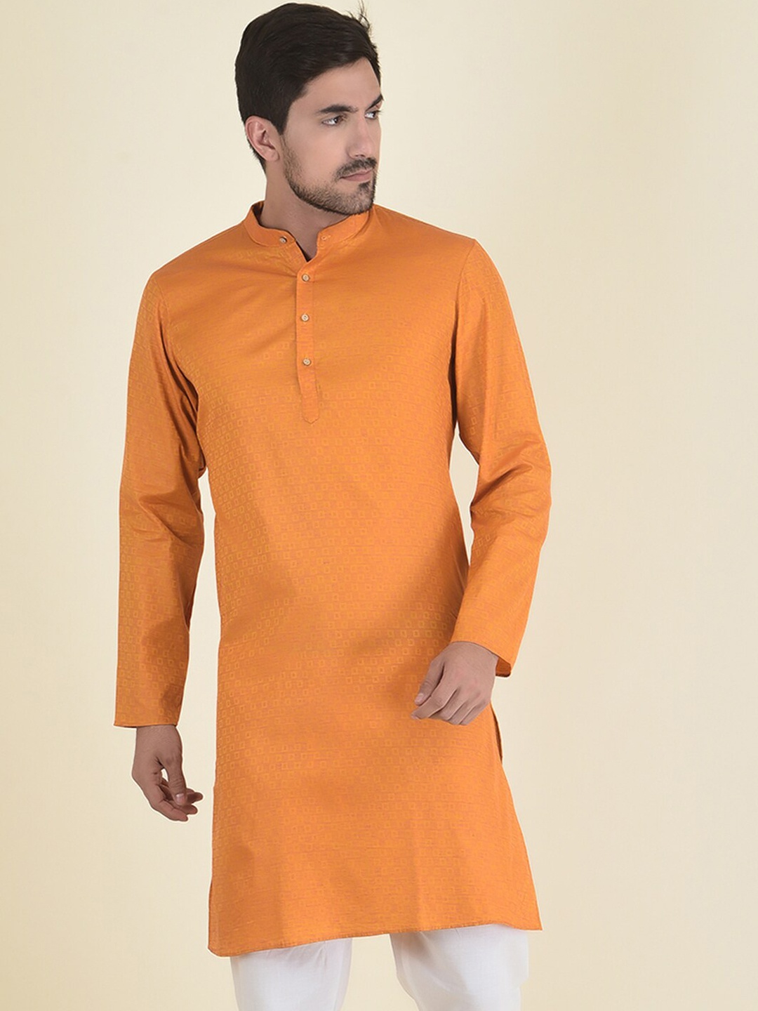 

DEYANN Men Orange Kurta with Pyjamas