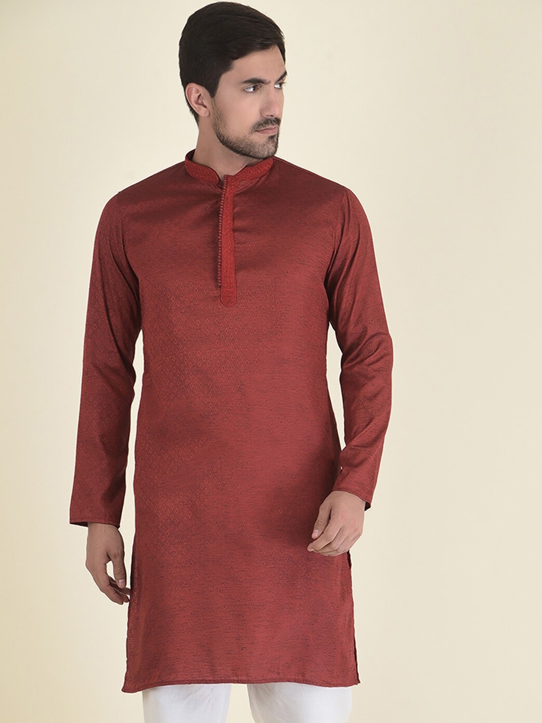 

DEYANN Men Maroon Kurta with Pyjamas