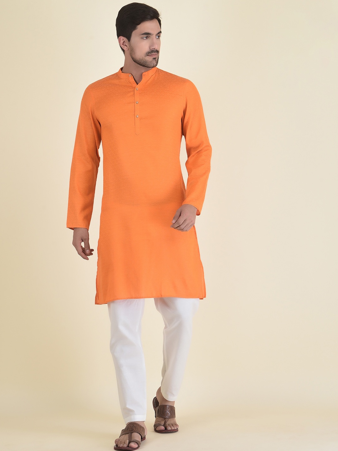 

DEYANN Men Orange Kurta with Pyjama