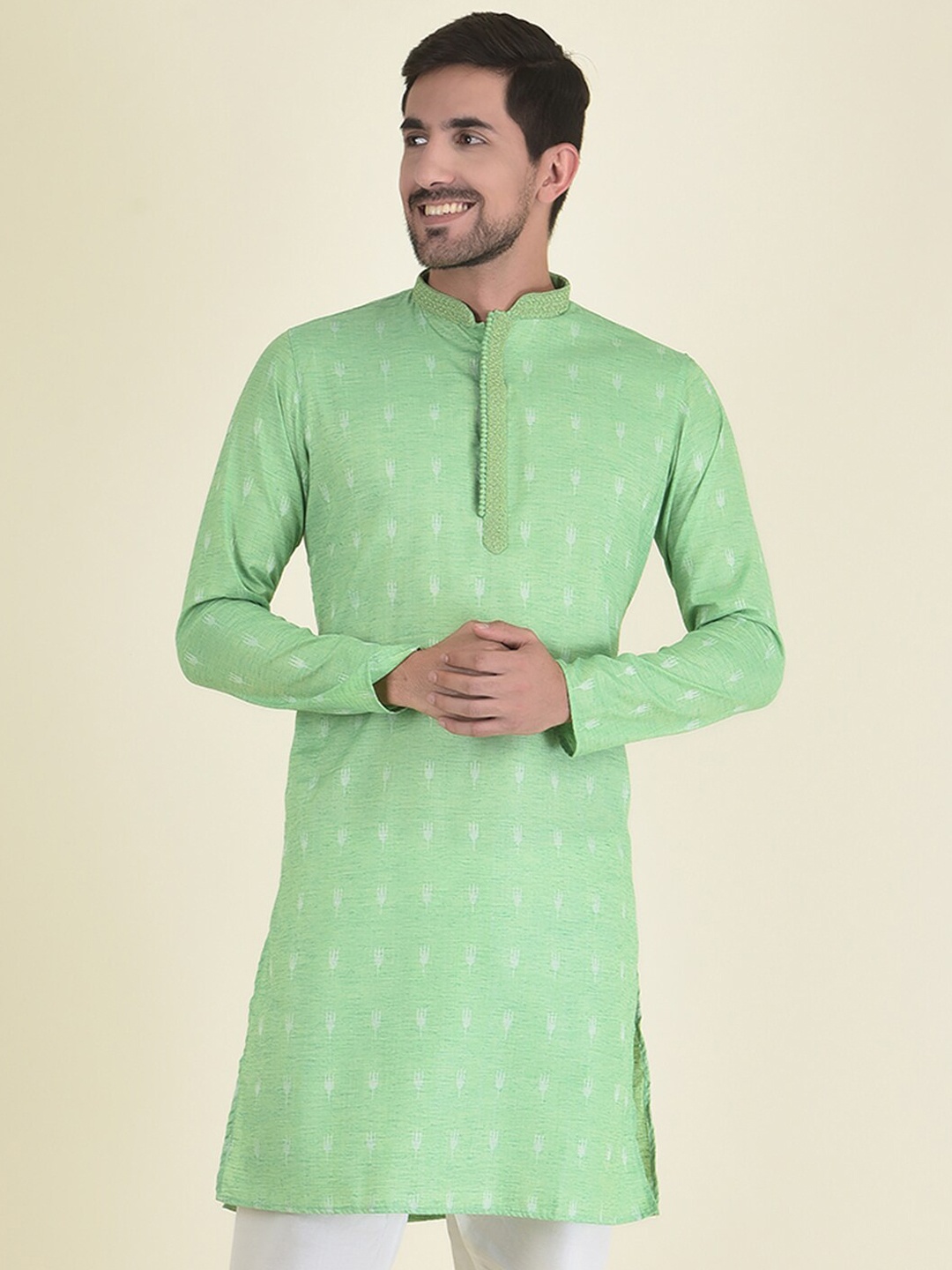 

DEYANN Men Green Kurta with Pyjamas