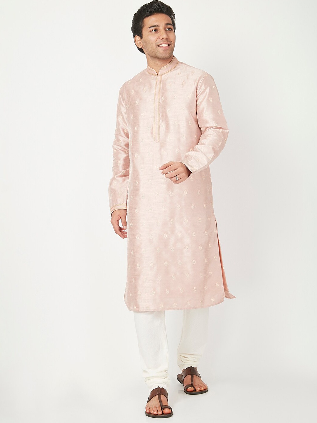 

Ethnicity Men Peach-Coloured Kurta with Pyjamas