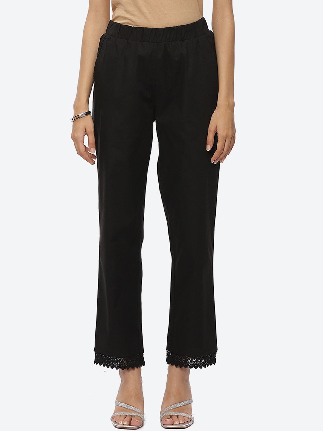 

Lakshita Women Black Relaxed Loose Fit Chambray Trousers