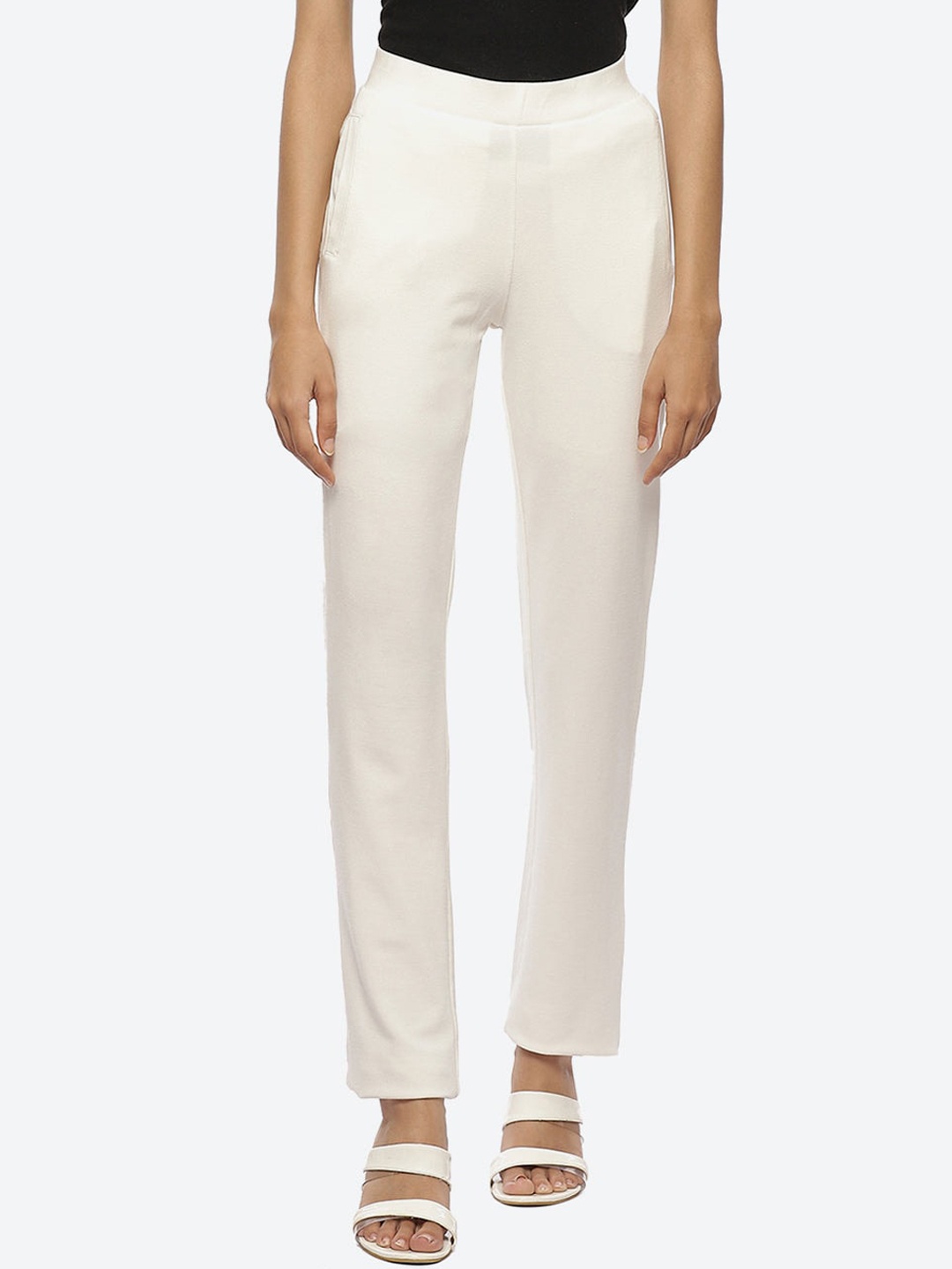 

Lakshita Women Off White Relaxed Chambray Trousers