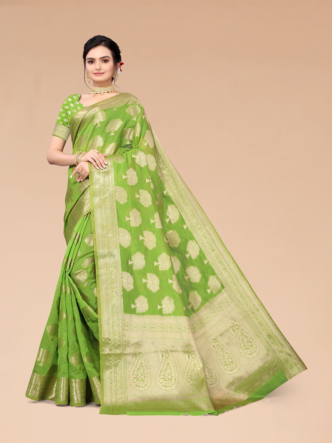 

Mitera Green & Gold-Toned Woven Design Zari Organza Saree