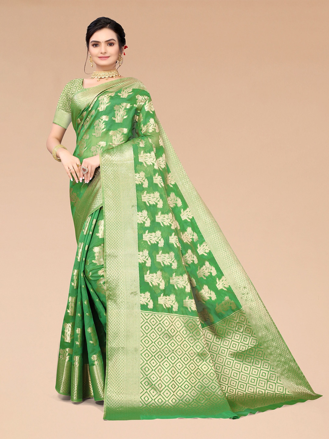 

Mitera Green & Gold-Toned Woven Design Zari Organza Saree