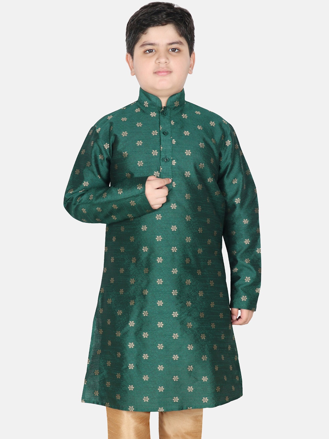 

SG YUVRAJ Boys Green Ethnic Motifs Raw Silk Kurta