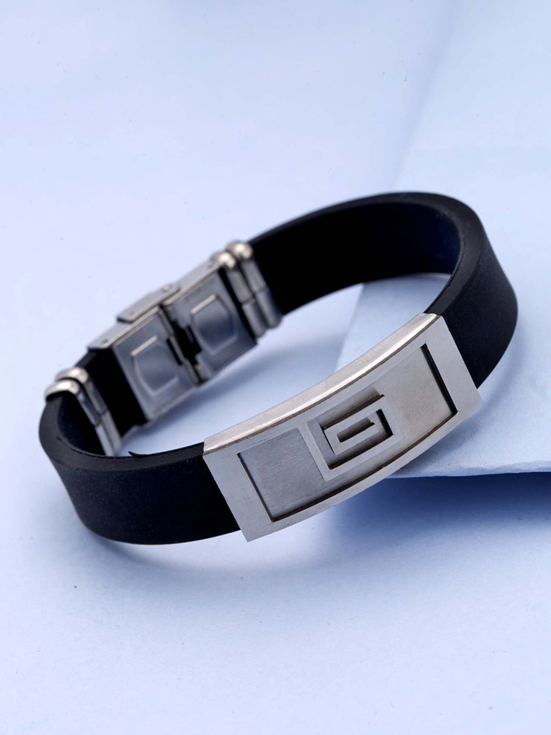

Dare by Voylla Men Silver-Toned & Black Silver-Plated Link Bracelet