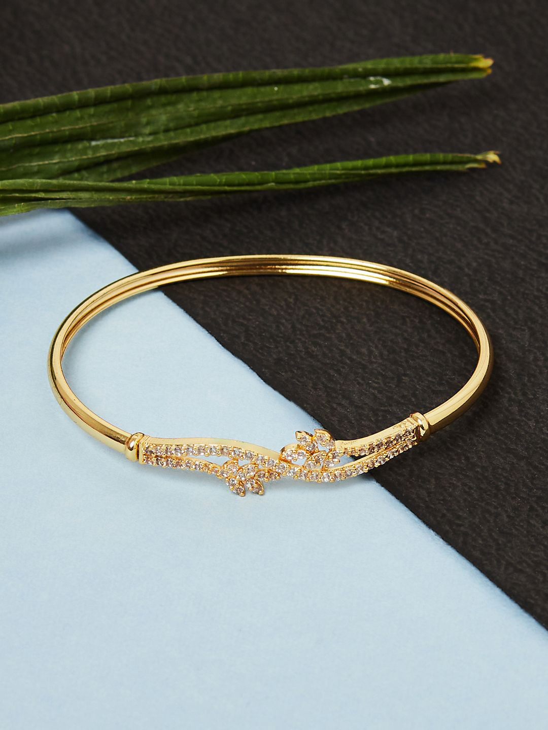 

Voylla Women Gold Bracelet