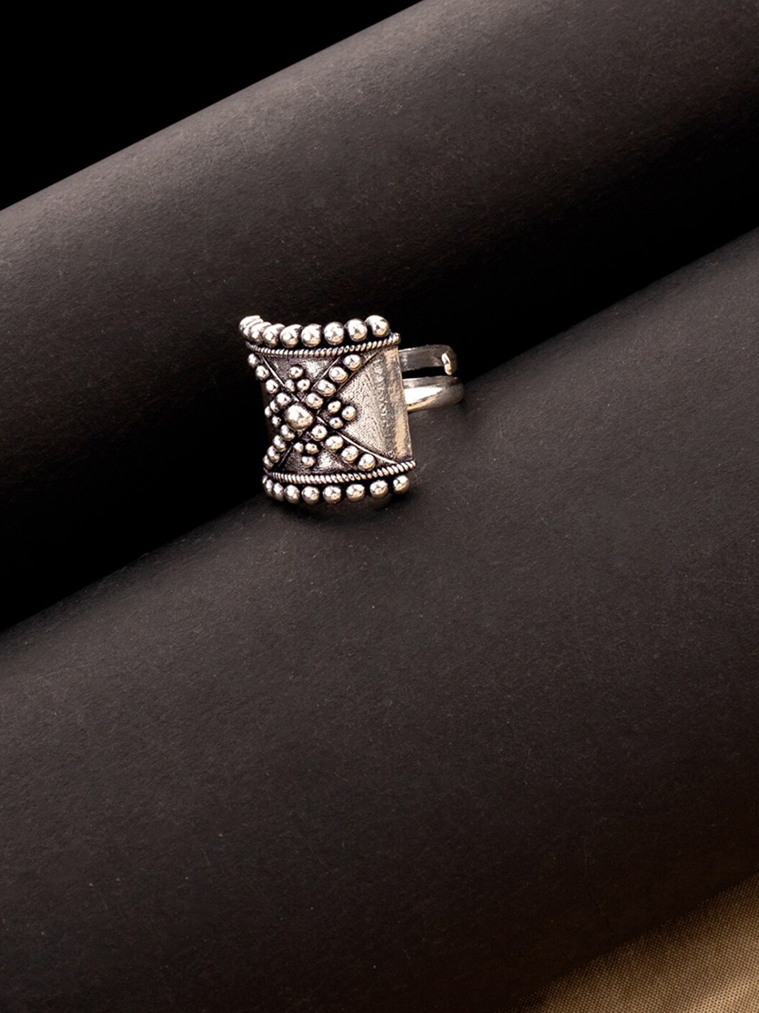 

Voylla Silver-Plated Oxidised Finger Ring