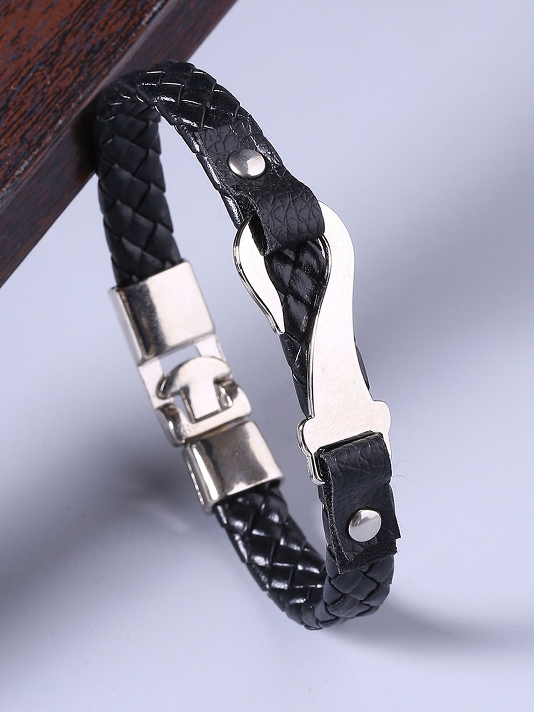 

Dare by Voylla Men Silver-Toned & Black Leather Rhodium-Plated Link Bracelet