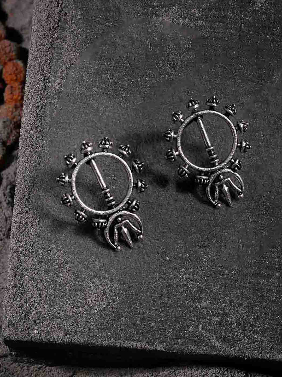 

Voylla Women Oxidised Silver-Plated Contemporary Tribal Inspired Studs Earrings