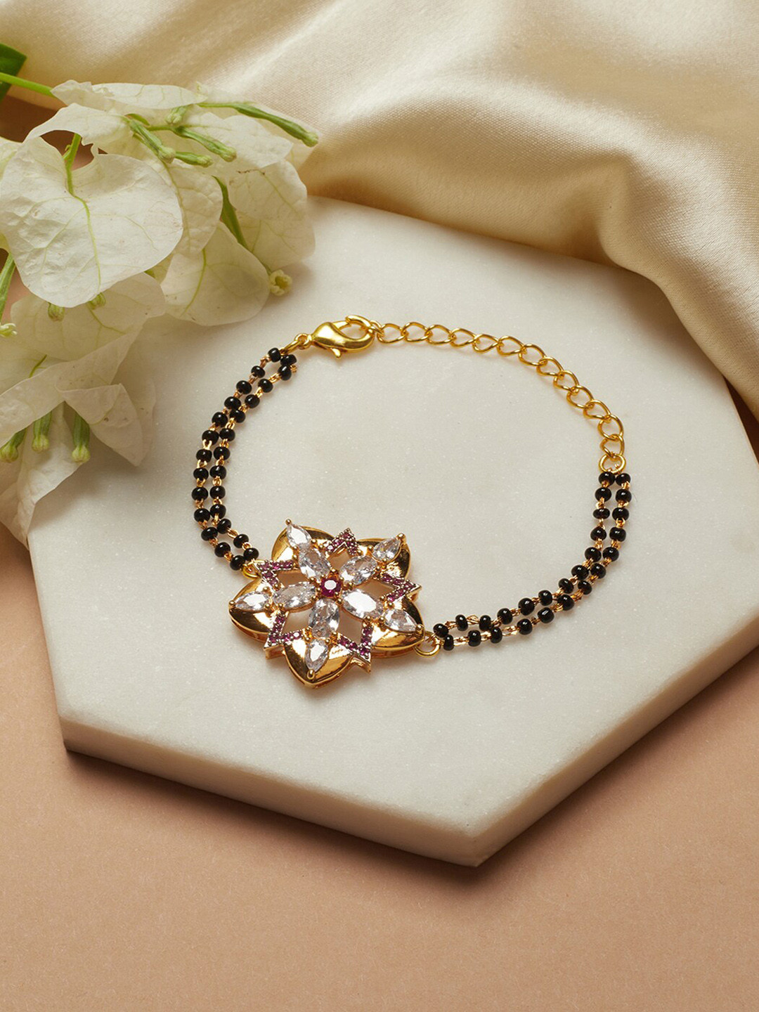 

Voylla Women Gold-Toned & Black Brass Gold-Plated Link Bracelet