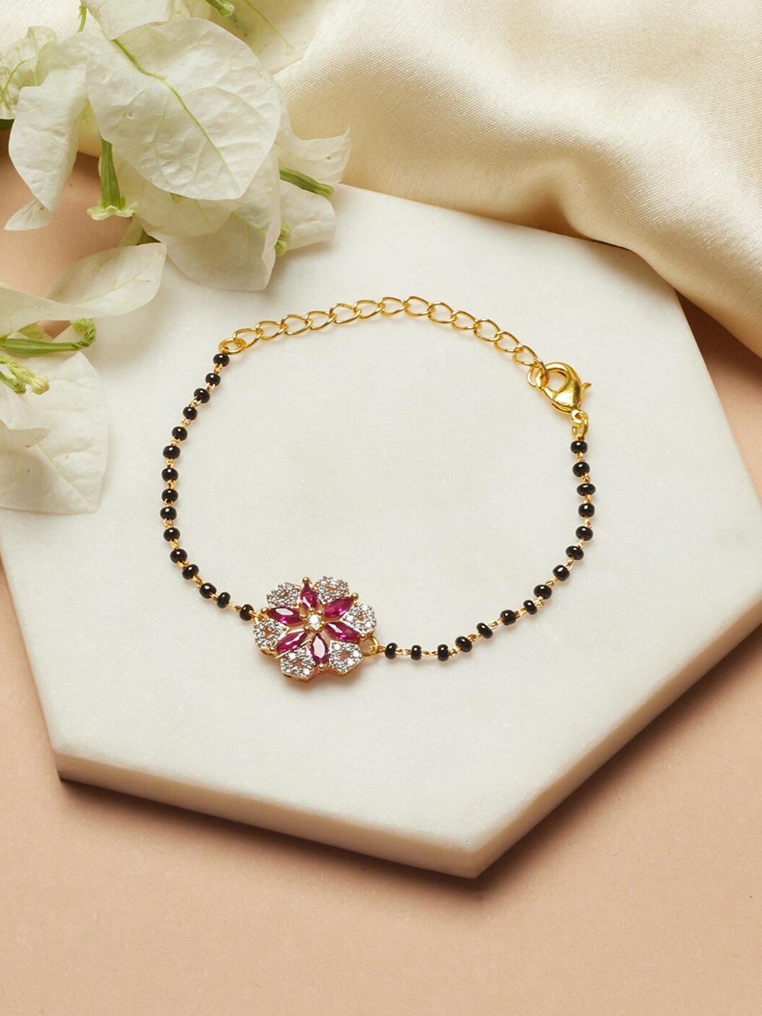 

Voylla Women Gold-Toned & Black Brass Gold-Plated Link Bracelet