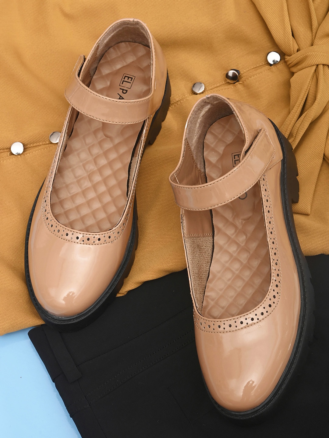 

El Paso Women Mary Janes with Laser Cut-Outs, Beige