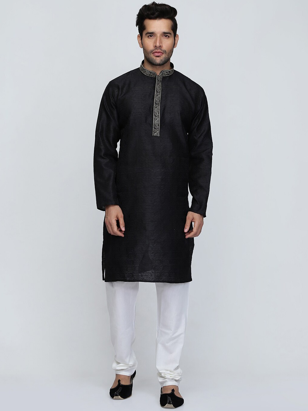 

ROYAL KURTA Men Black Pleated Dupion Silk Kurta with Pyjamas