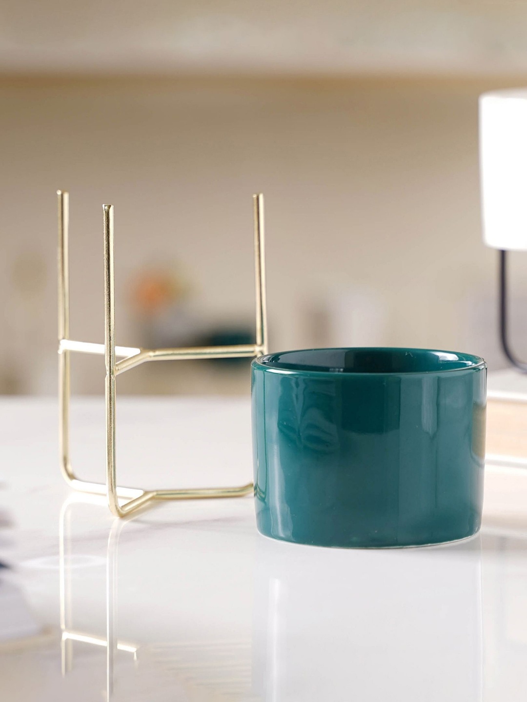 

Nestasia Green & Gold-Toned Solid Ceramic Planter With Stand