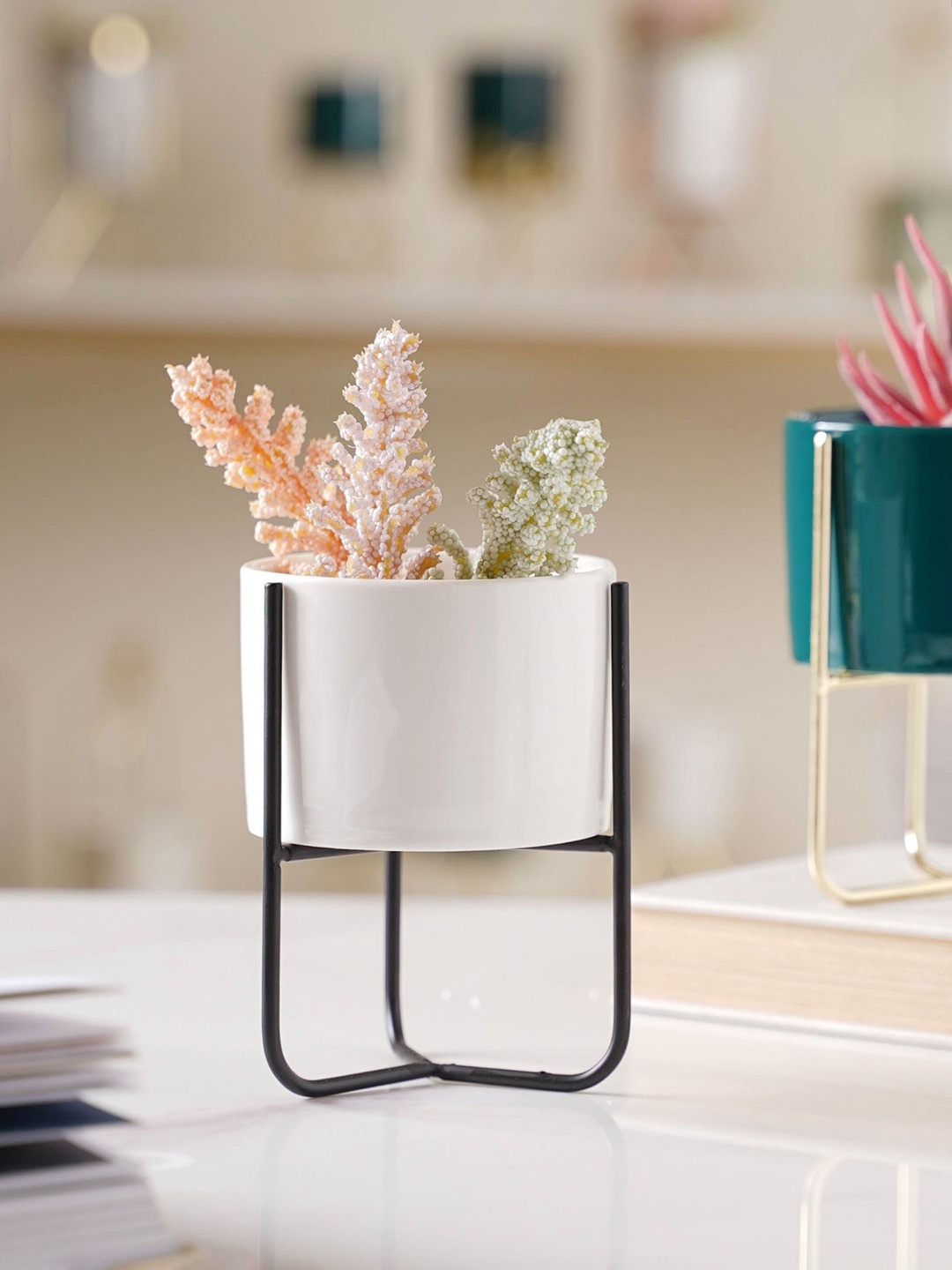 

Nestasia Black & White Solid Ceramic Planter With Stand