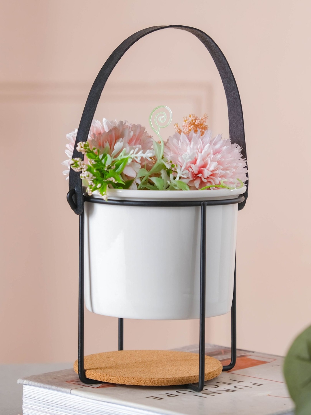 

Nestasia Black & White Solid Bucket Style Planters