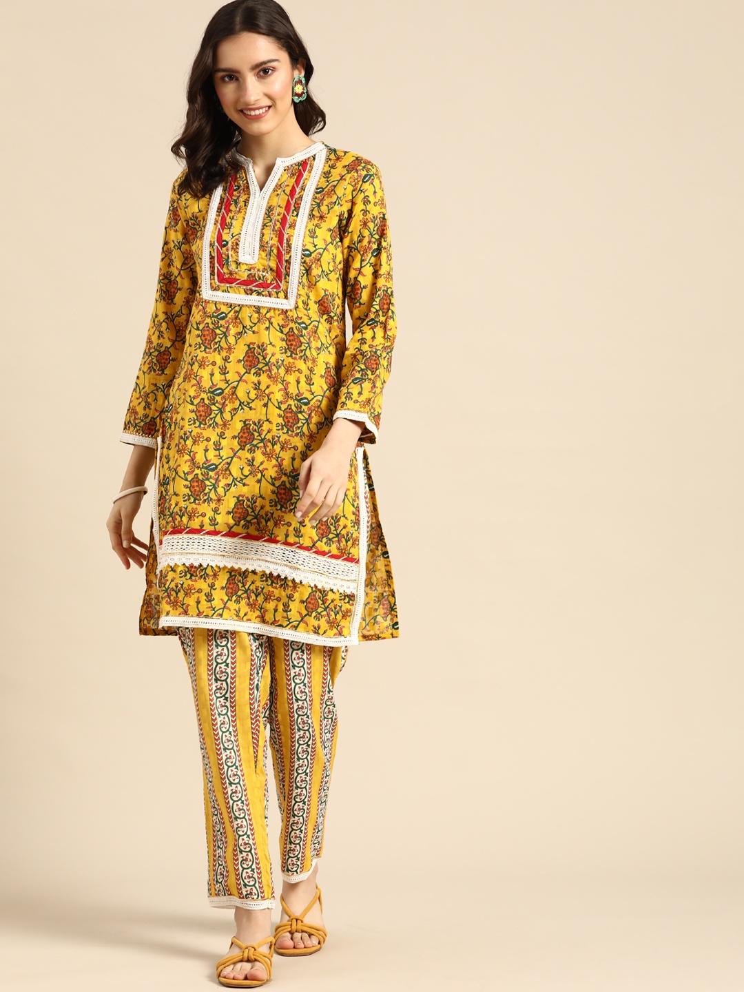 

Sangria Women Yellow Floral Printed Gotta Patti Pure Cotton Kurta with Trousers