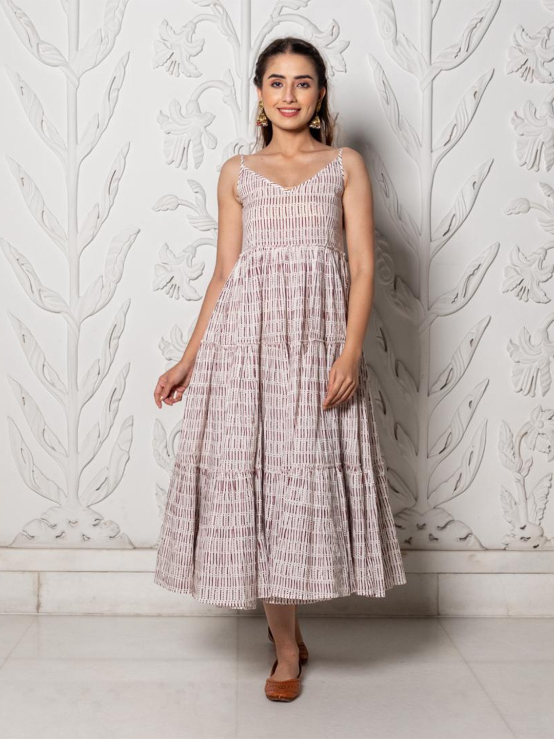 

Baisacrafts Maroon & White Maxi Dress