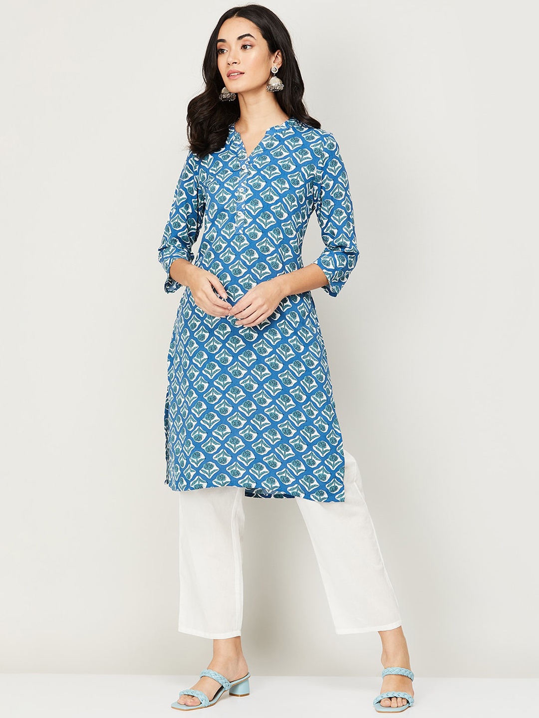 

Melange by Lifestyle Women Blue & White Ethnic Motifs Printed Kurta