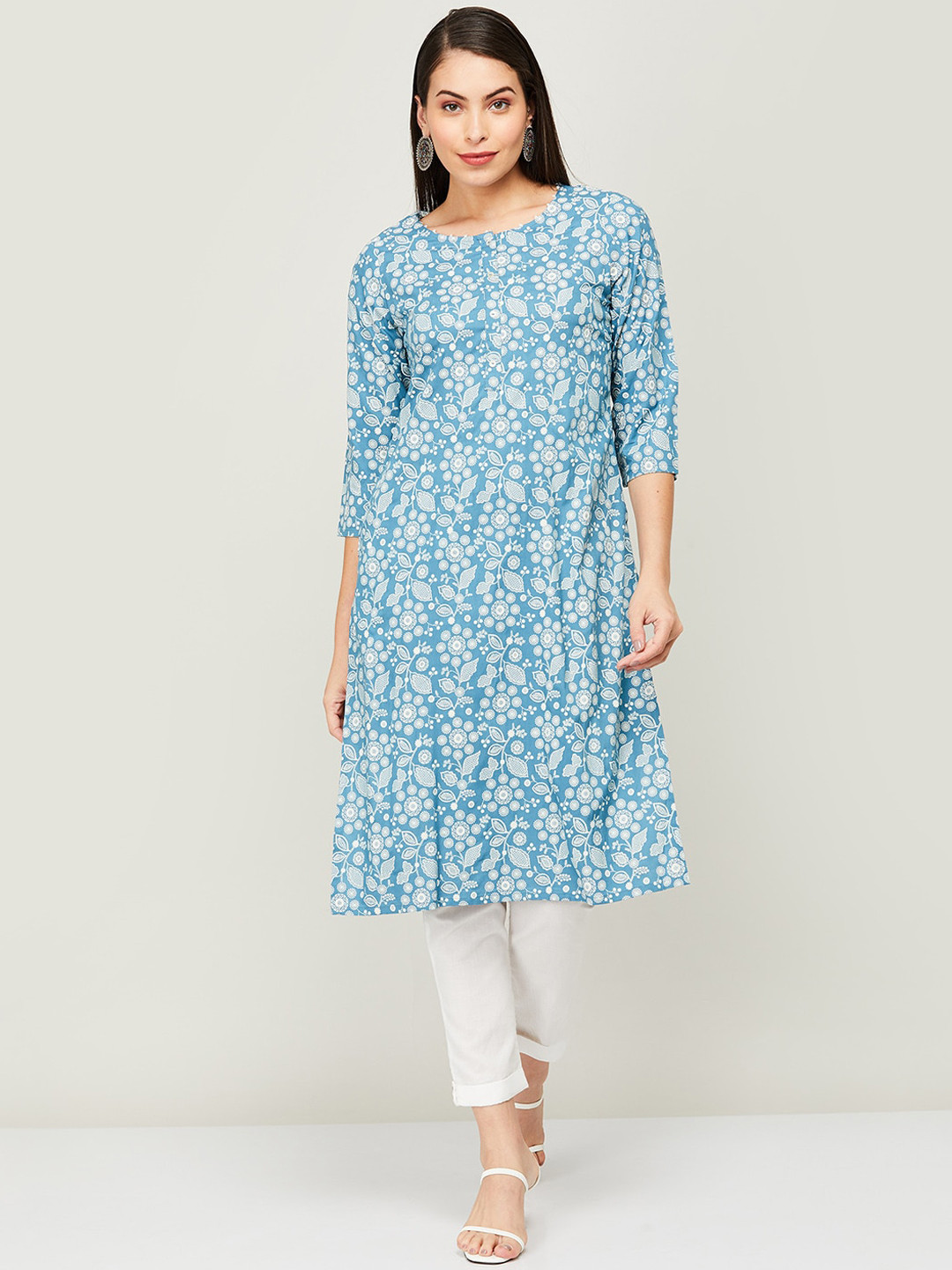 

Melange by Lifestyle Women Blue & White Floral Printed Kurta