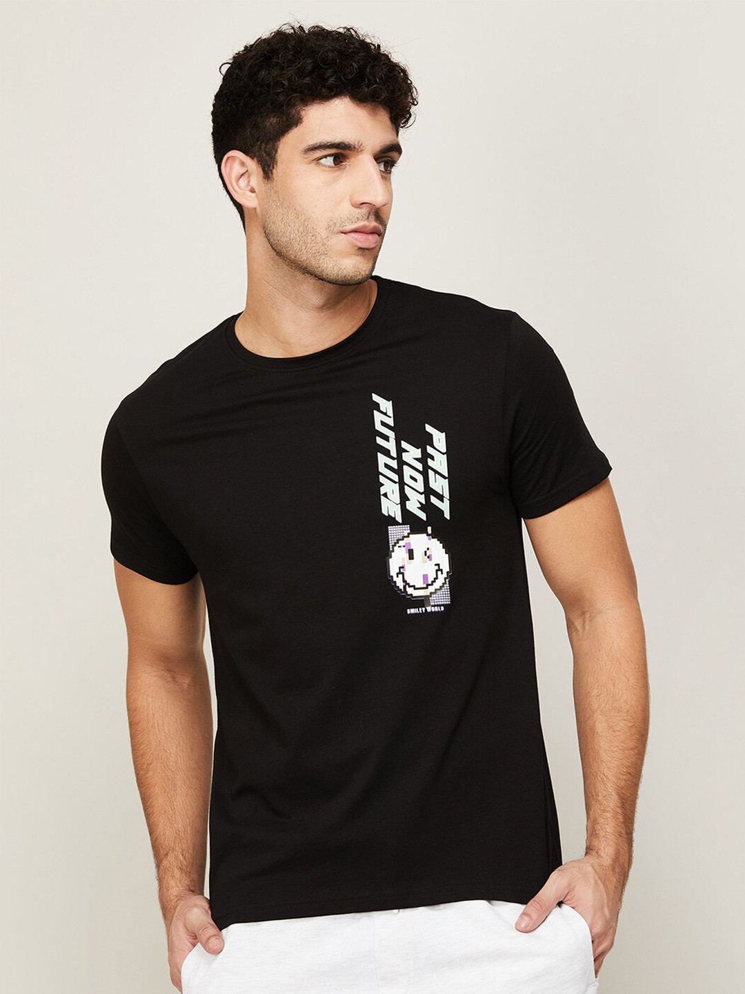 

SmileyWorld Men Black Typography Printed Applique T-shirt