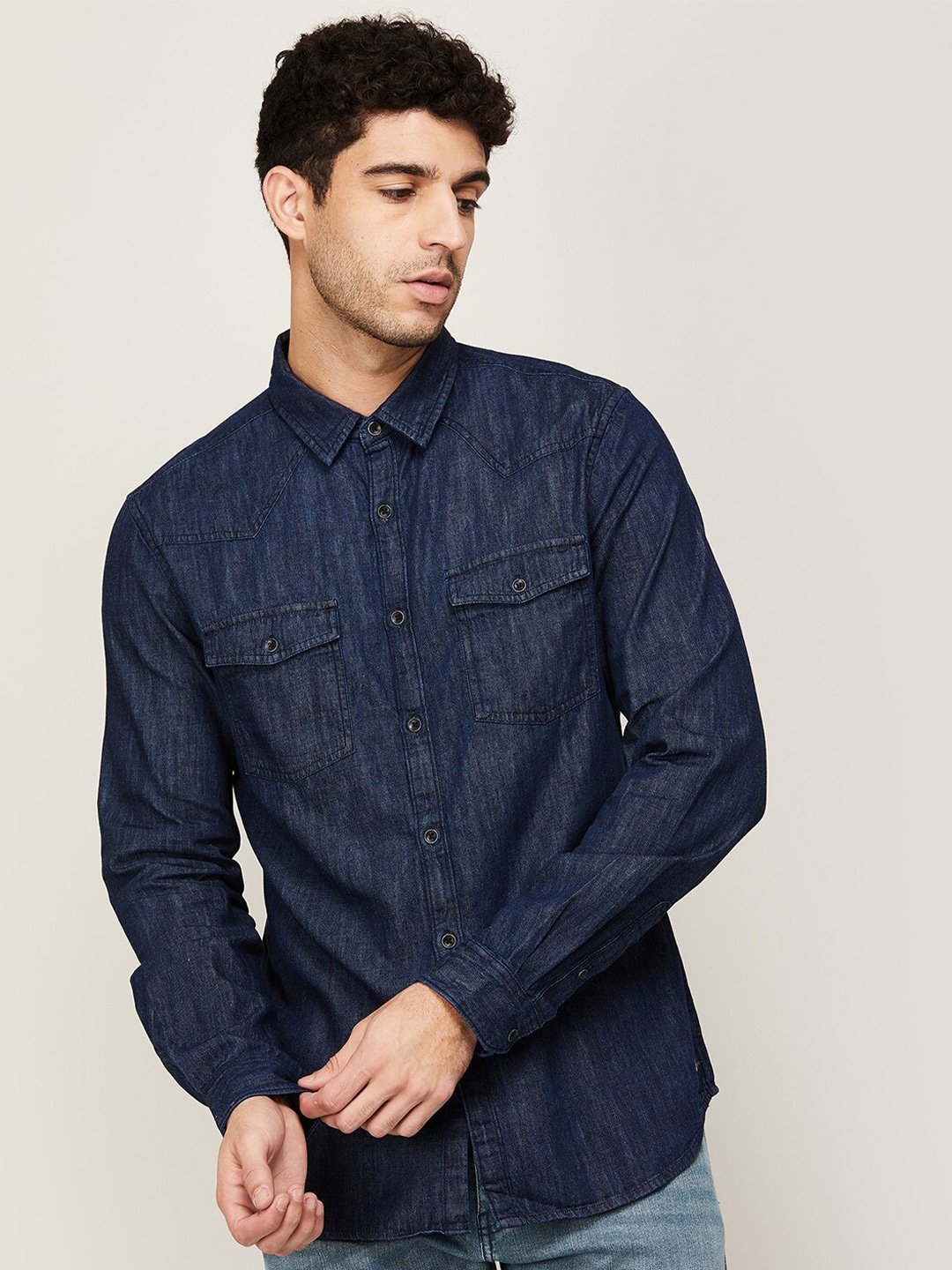 

Fame Forever by Lifestyle Men Blue Solid Casual Cotton Shirt