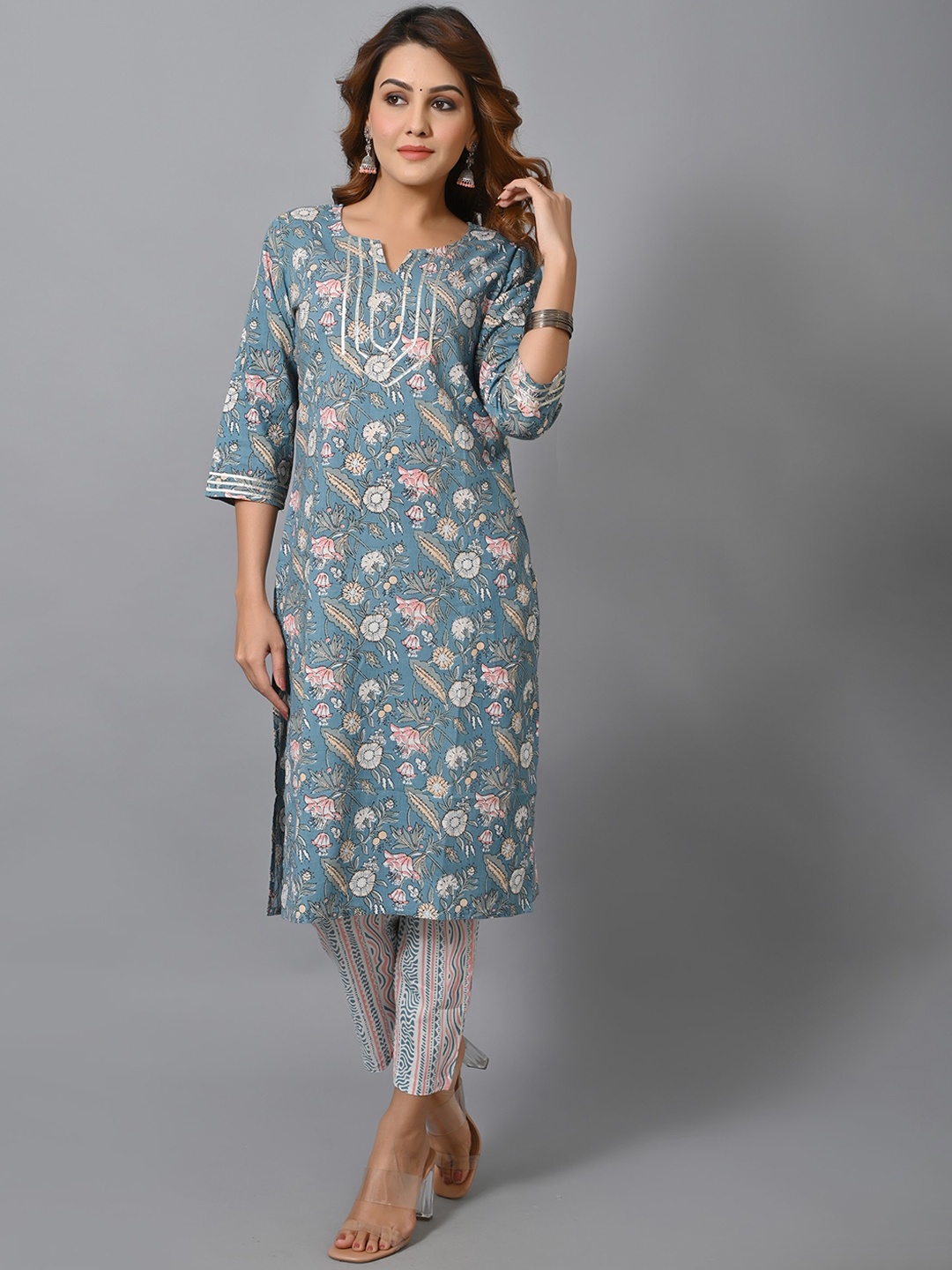 

VASTRAMANIAA Women Grey Floral Printed Pure Cotton Kurta with Trousers