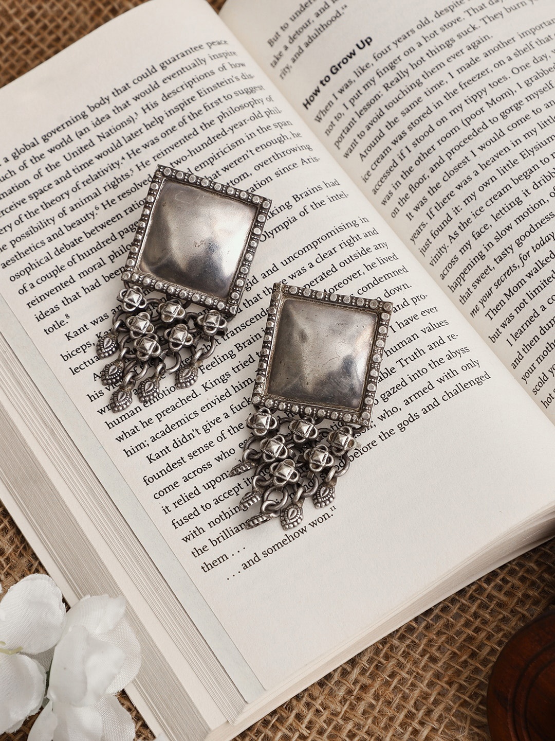 

VENI Silver-Toned Contemporary Studs Earrings