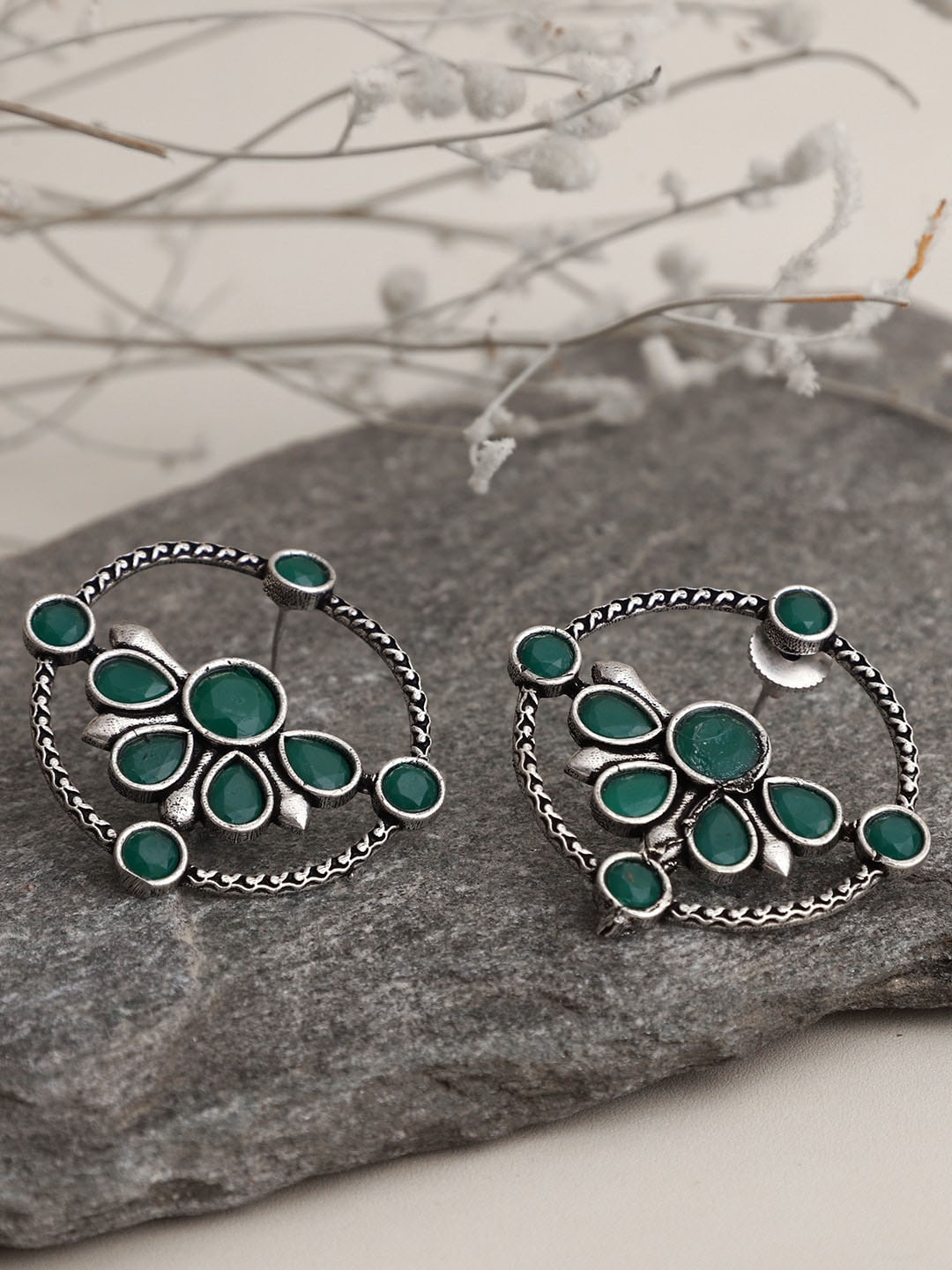 

VENI Green Women Silver-Plated Contemporary Studs Earrings