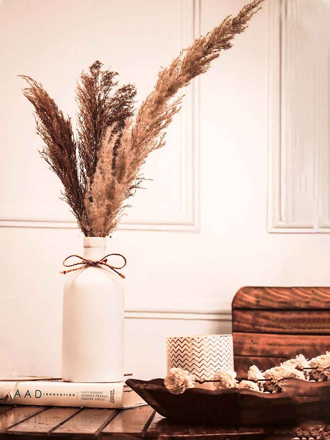 

PUREZENTO Home And Living White Solid Vases