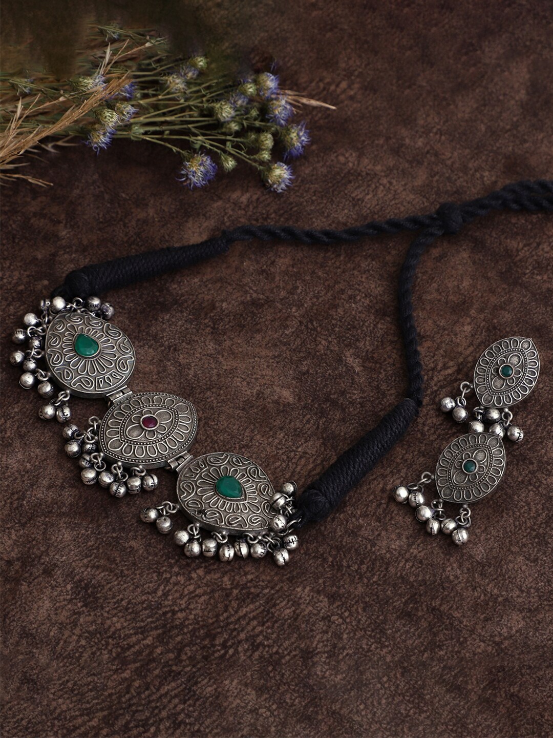 

VENI Silver-Plated Oxidised Stone studded Choker Jewellery Set