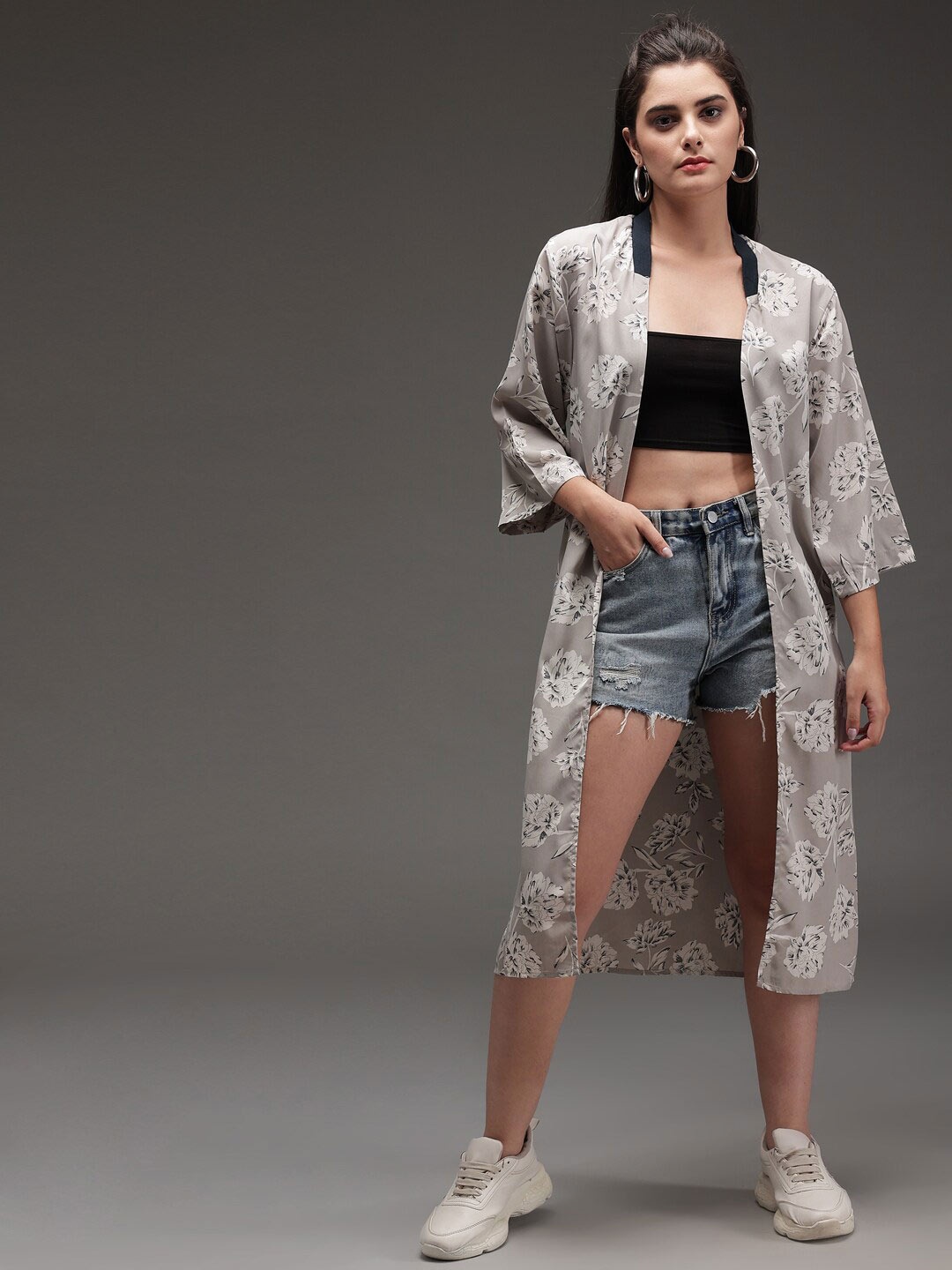 

Darzi Women Grey & White Floral Printed Longline Shrug