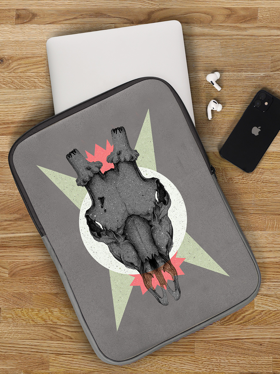 

THREADCURRY Unisex Grey & Off White Printed Laptop Sleeve