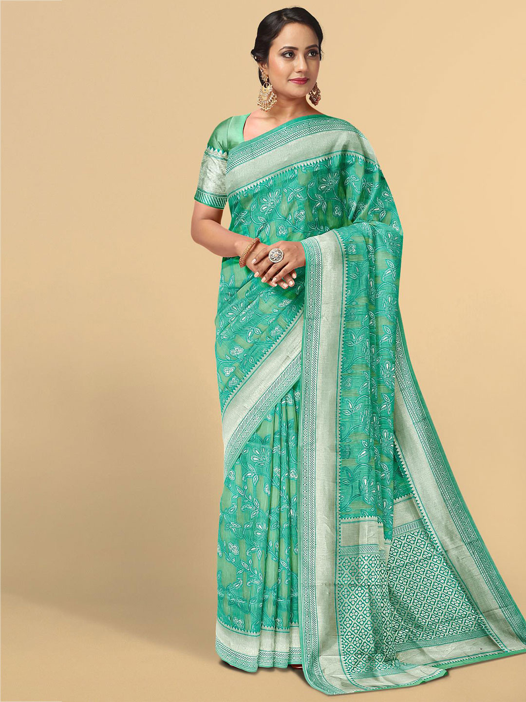 

Kalamandir Green & White Floral Zari Silk Blend Saree