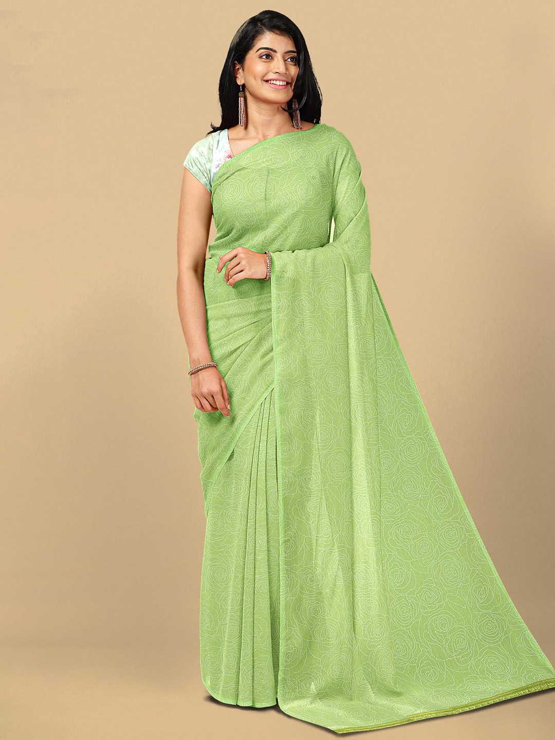 

Kalamandir Green & White Floral Silk Blend Saree