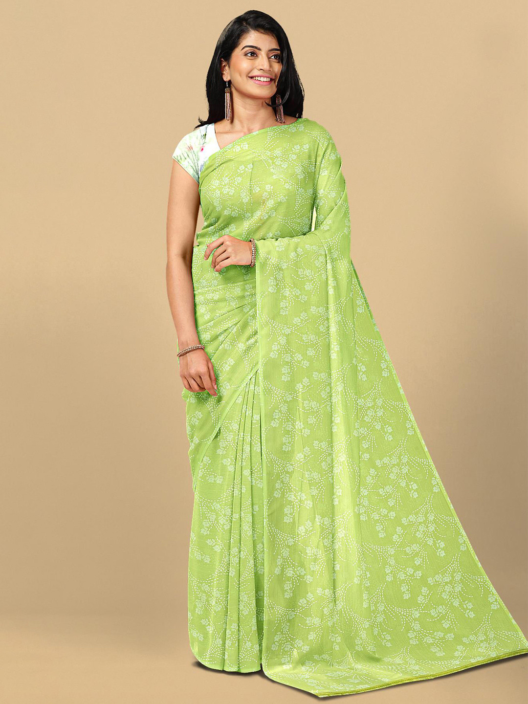 

Kalamandir Green & White Floral Silk Blend Saree