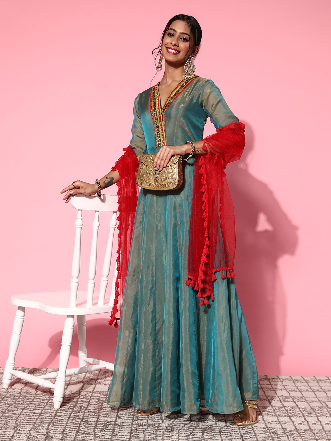 

Inddus Women Classy Blue Georgette Volume Control Kurta