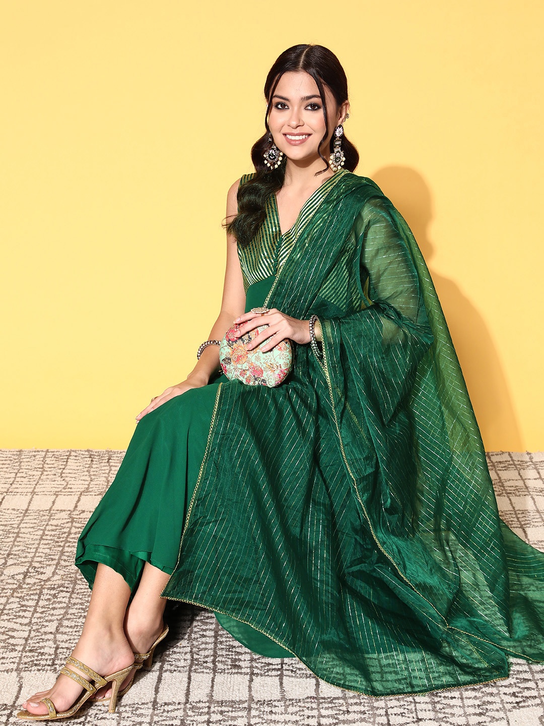 

Inddus Women Woven Design Silk Blend Woven Metallic Kurta Set, Green