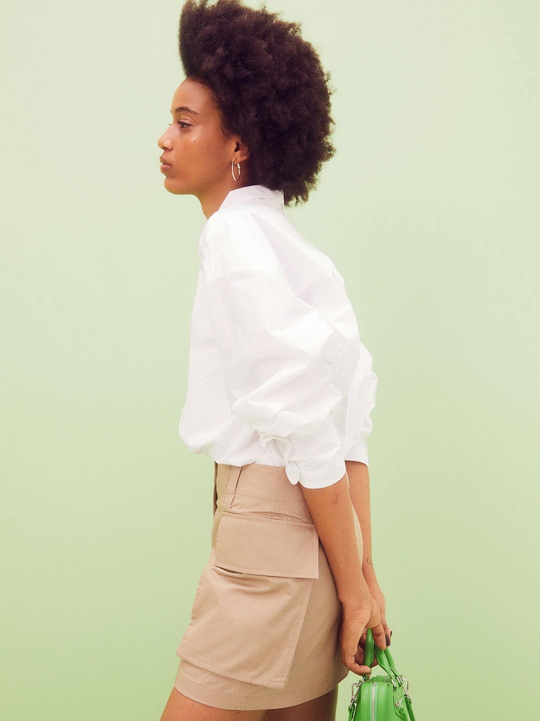 

H&M Beige Short Cargo Skirt