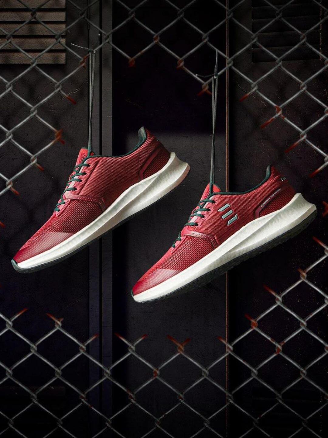 

ELEVAR Men Red HYPERFLO Training or Gym Sports Shoes