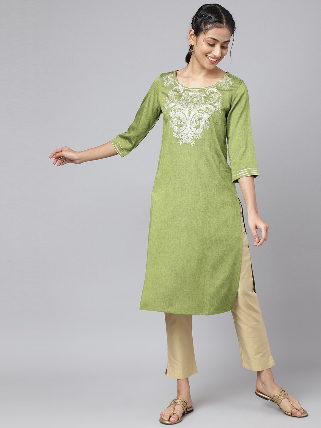 

AURELIA Women Green Floral Yoke Design Kurta