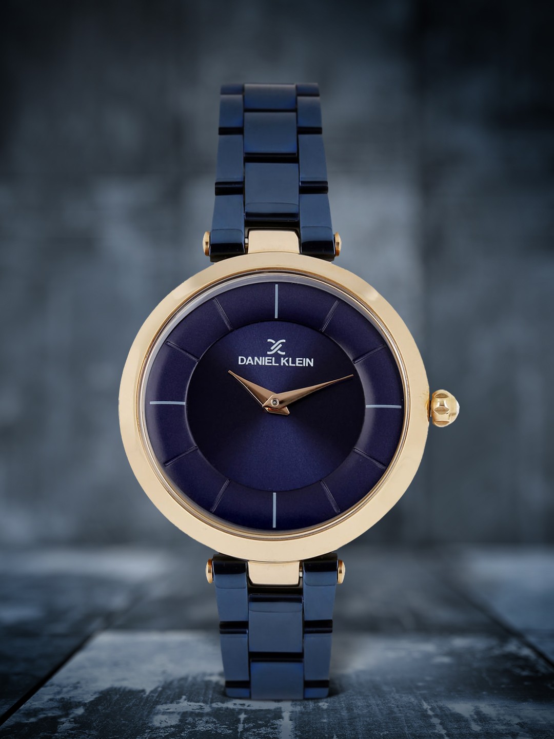 

Daniel Klein Women Navy Blue Analogue Watch DK11135