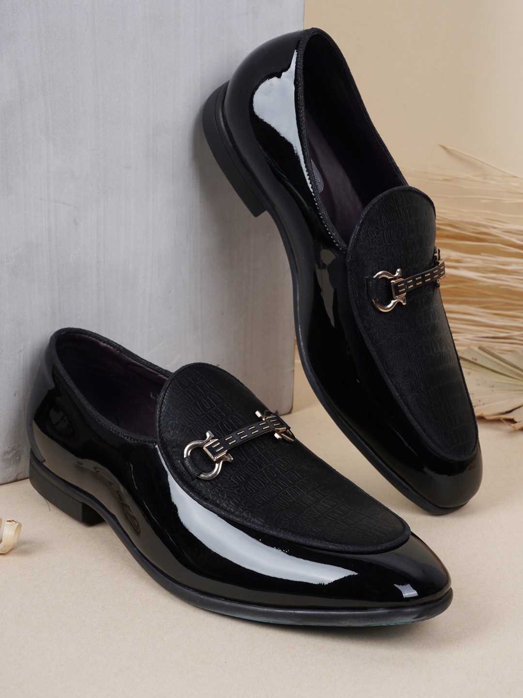 

Style Shoes Men Black Slip-On Sneakers