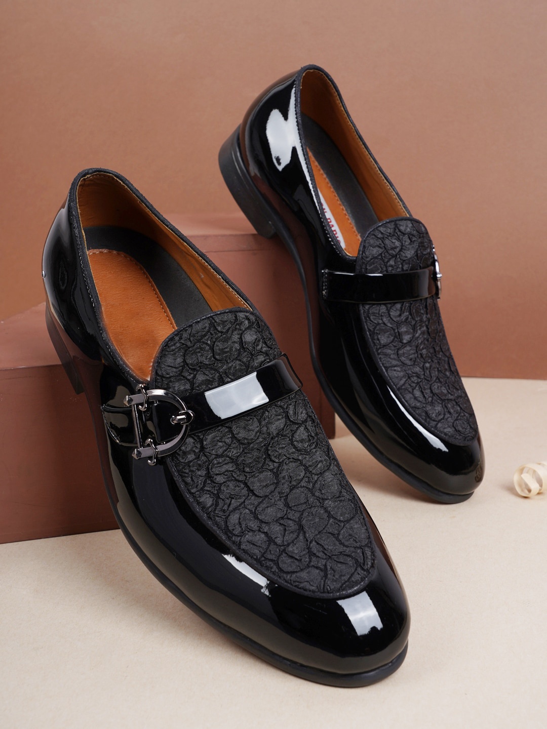 

Style Shoes Men Black Textured Slip-On Sneakers